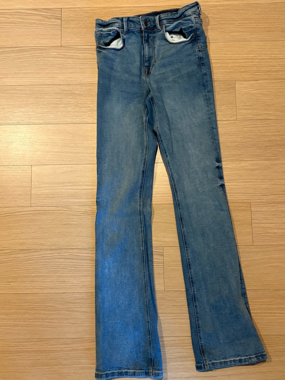 Low Cut Contour Bootcut Jeans